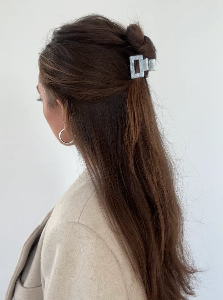Ava Clip