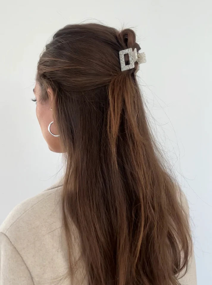 Ava Clip