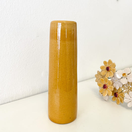 Handgemachte Keramik Vase schmal ocker