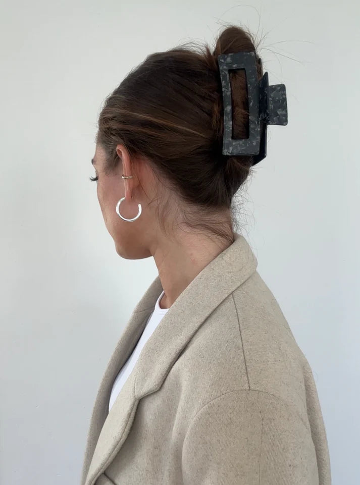 Mila Clip