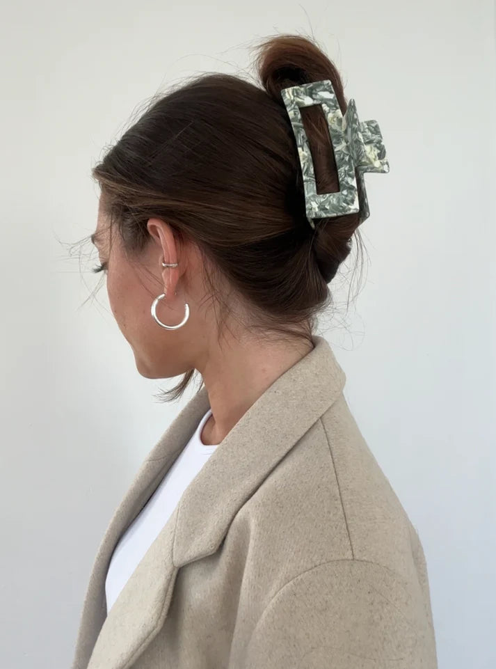 Mila Clip