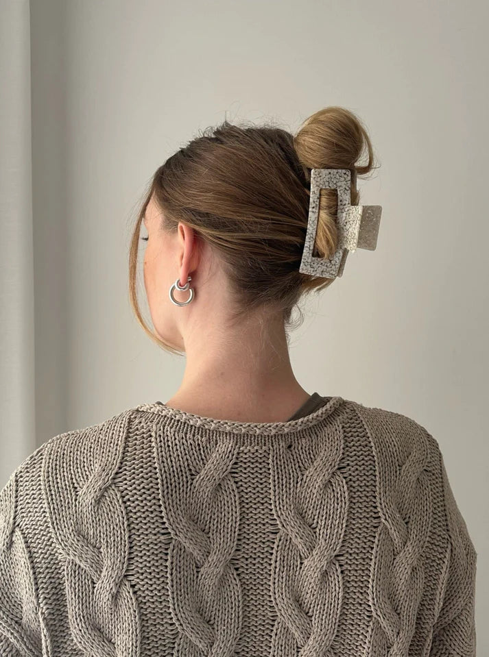 Mila Clip