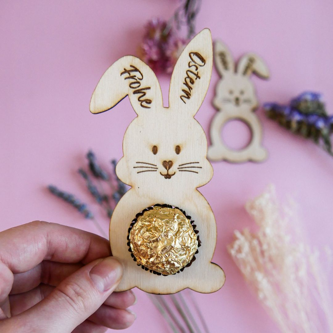 Osterhase aus Holz für Schokolade