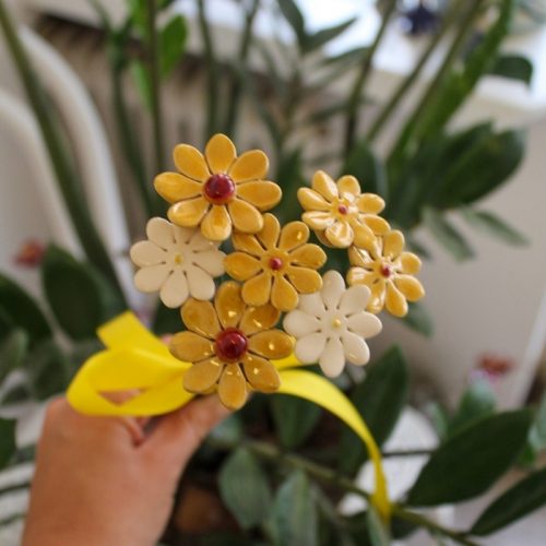 Blumen aus Keramik