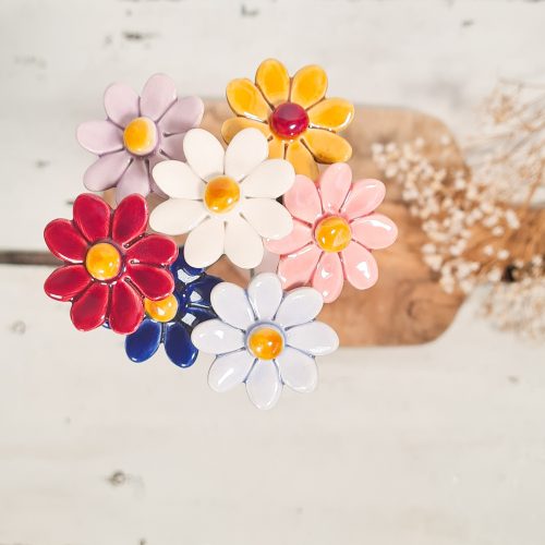handgemachte Margeriten aus Keramik
