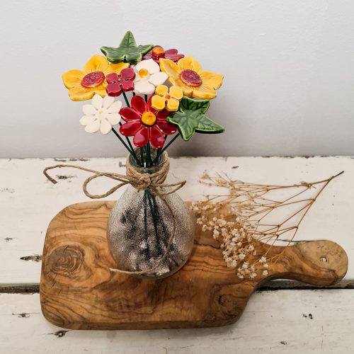 handgemachte Blumensträuße aus Keramik